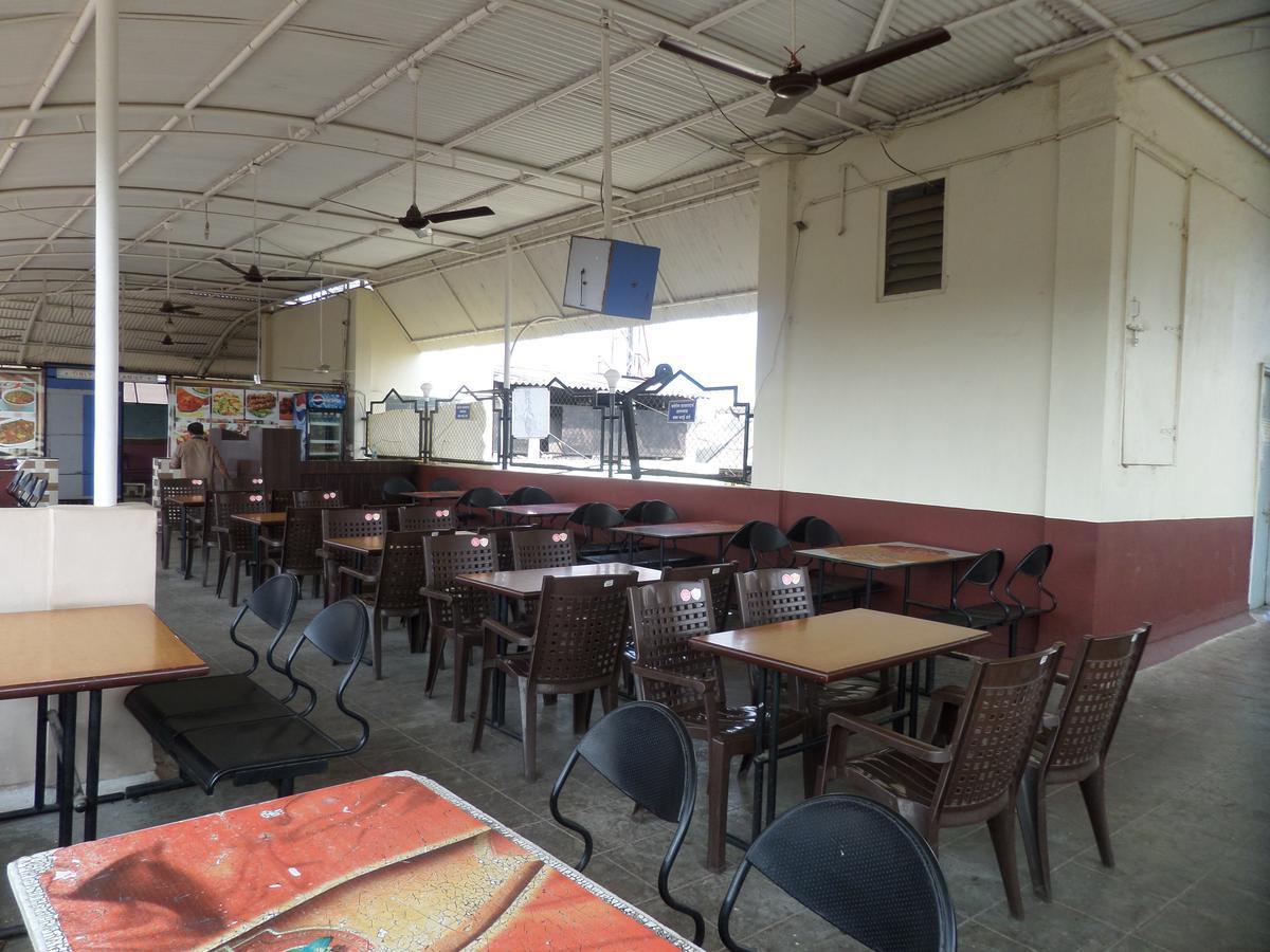 Hotel Sadanand Sāngli 外观 照片