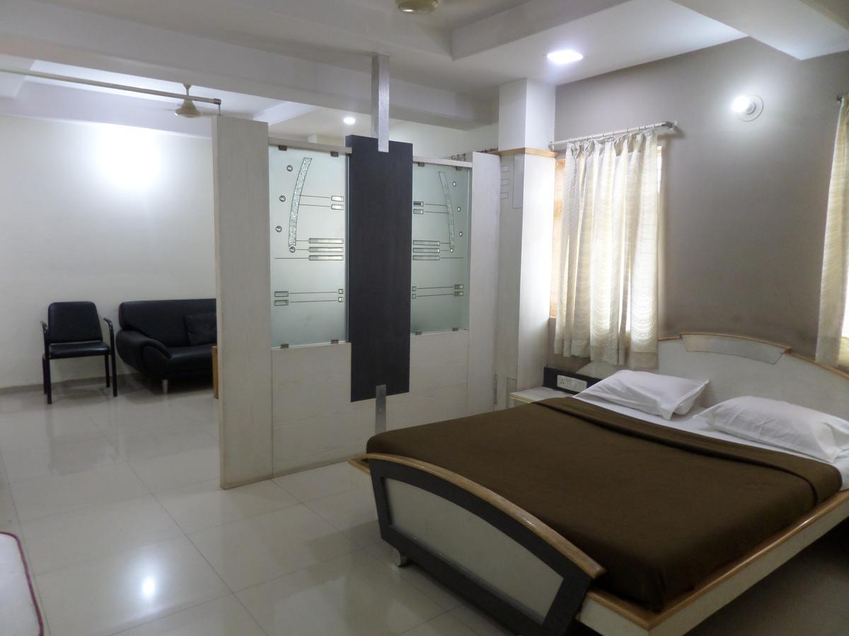 Hotel Sadanand Sāngli 外观 照片